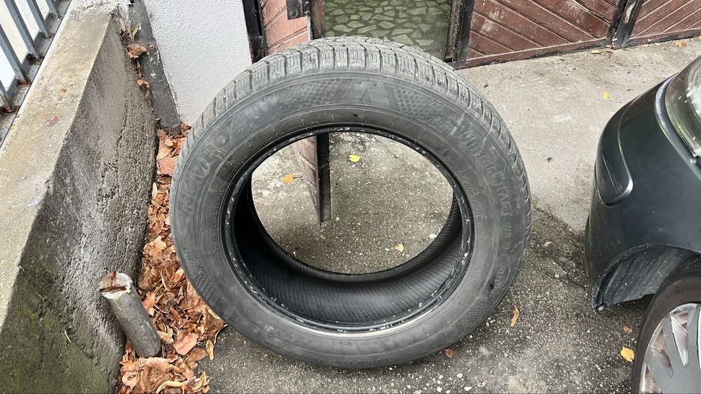 Зимни гуми KUMHO за джип 235.60.18 ДОТ 2021г.карани са малко.Перфектни