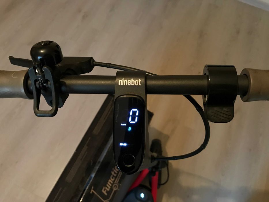 Електрическа тротинетка Ninebot by Segway D28E