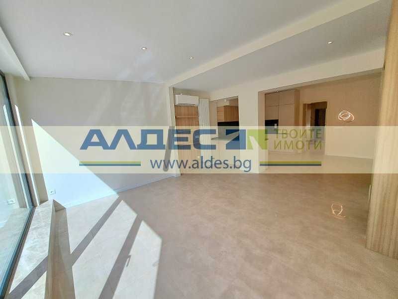 Продава се Тристаен апартамент в София, Център - 157 кв.м за 3185 €/кв.м - Снимка #1