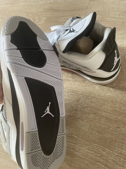 Jordan 4 military black