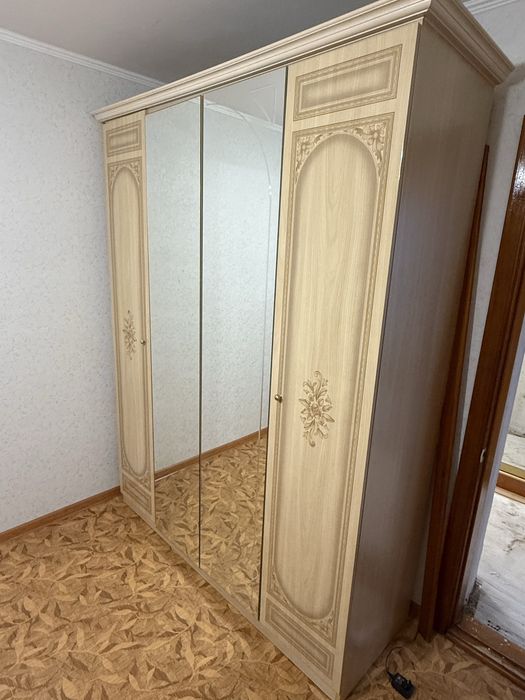 Продам спальный гарнитур