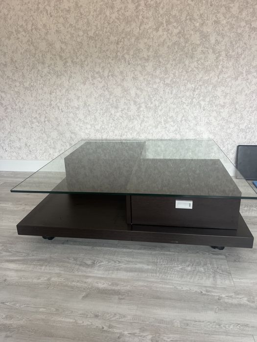 Продам стол журнальный