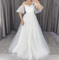 Продам нежное свадебное платье с жемчужинами