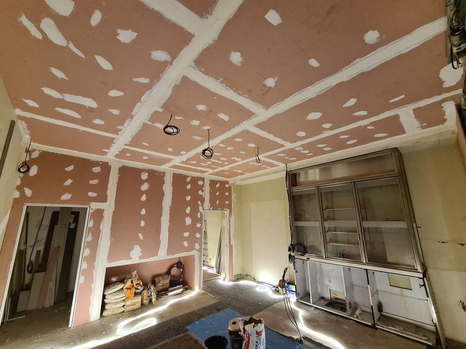 Glet//  Zugraveala // Renovari interioare