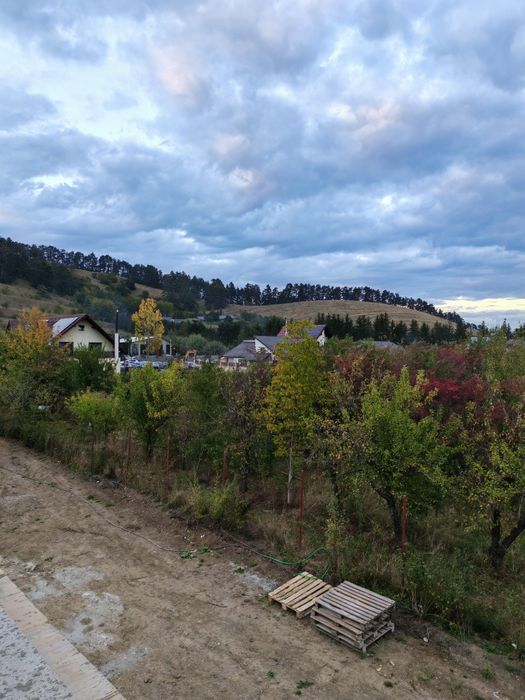 Casa Sanpetru vedere catre dealul Lempes, 730mp teren, 135 mp utili