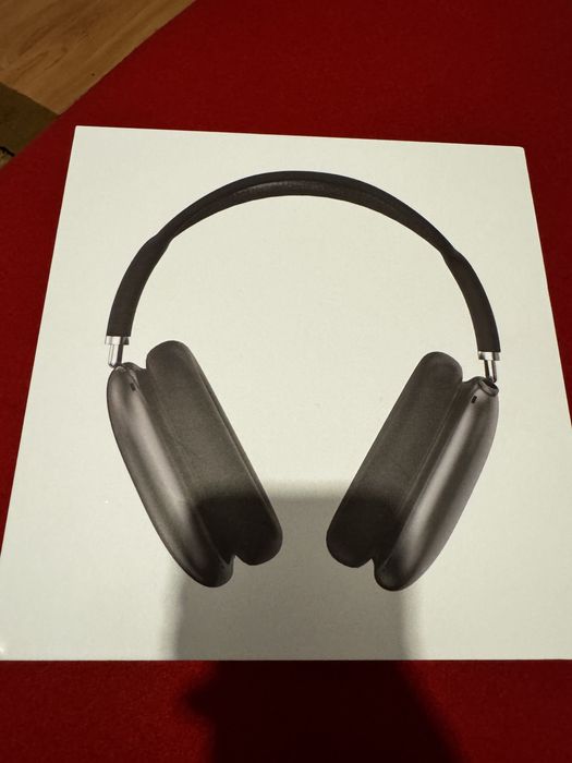 Airpods max desigilate pentru proba