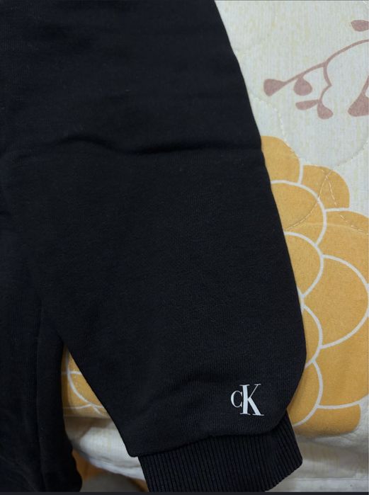 Calvin Klein Jeans суичър XS унисекс – стилен, удобен, като нов