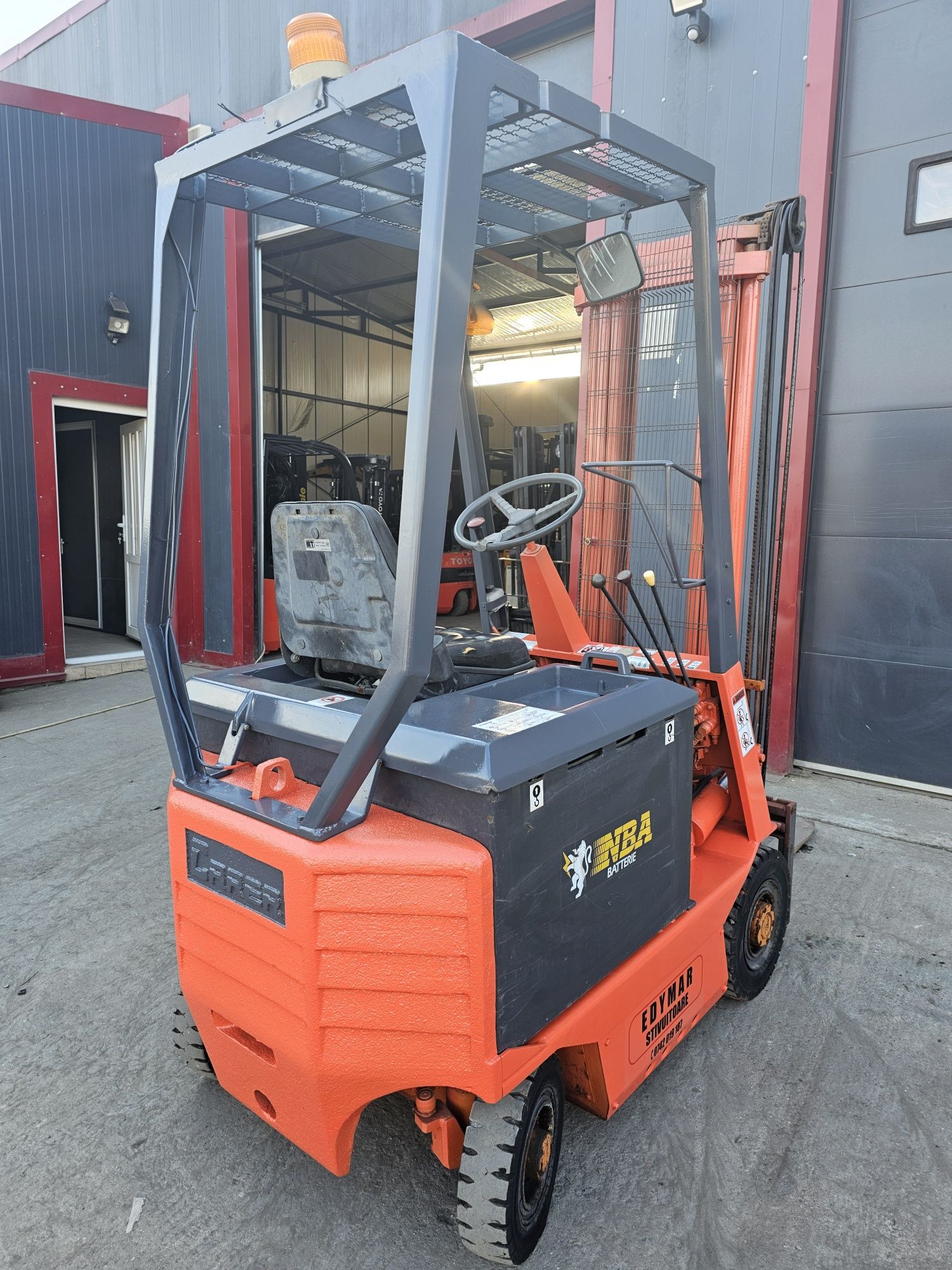 Stivuitor Carer 1.5T sau Stivuitor electric Cesab 2T