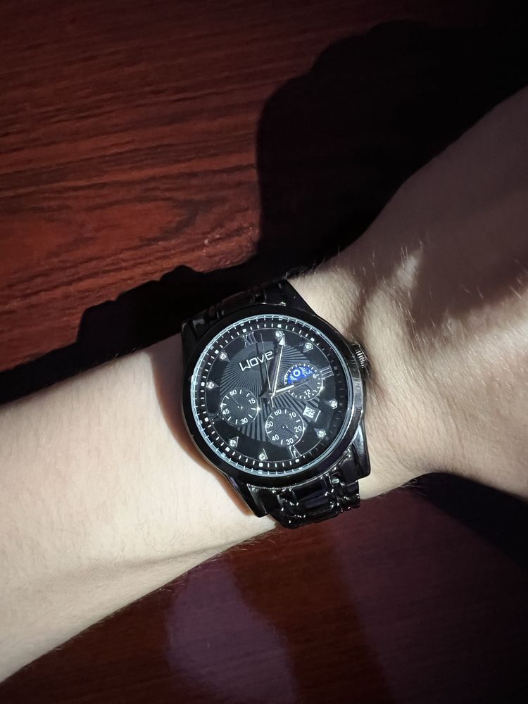 Продается ЧАСЫ WOVE