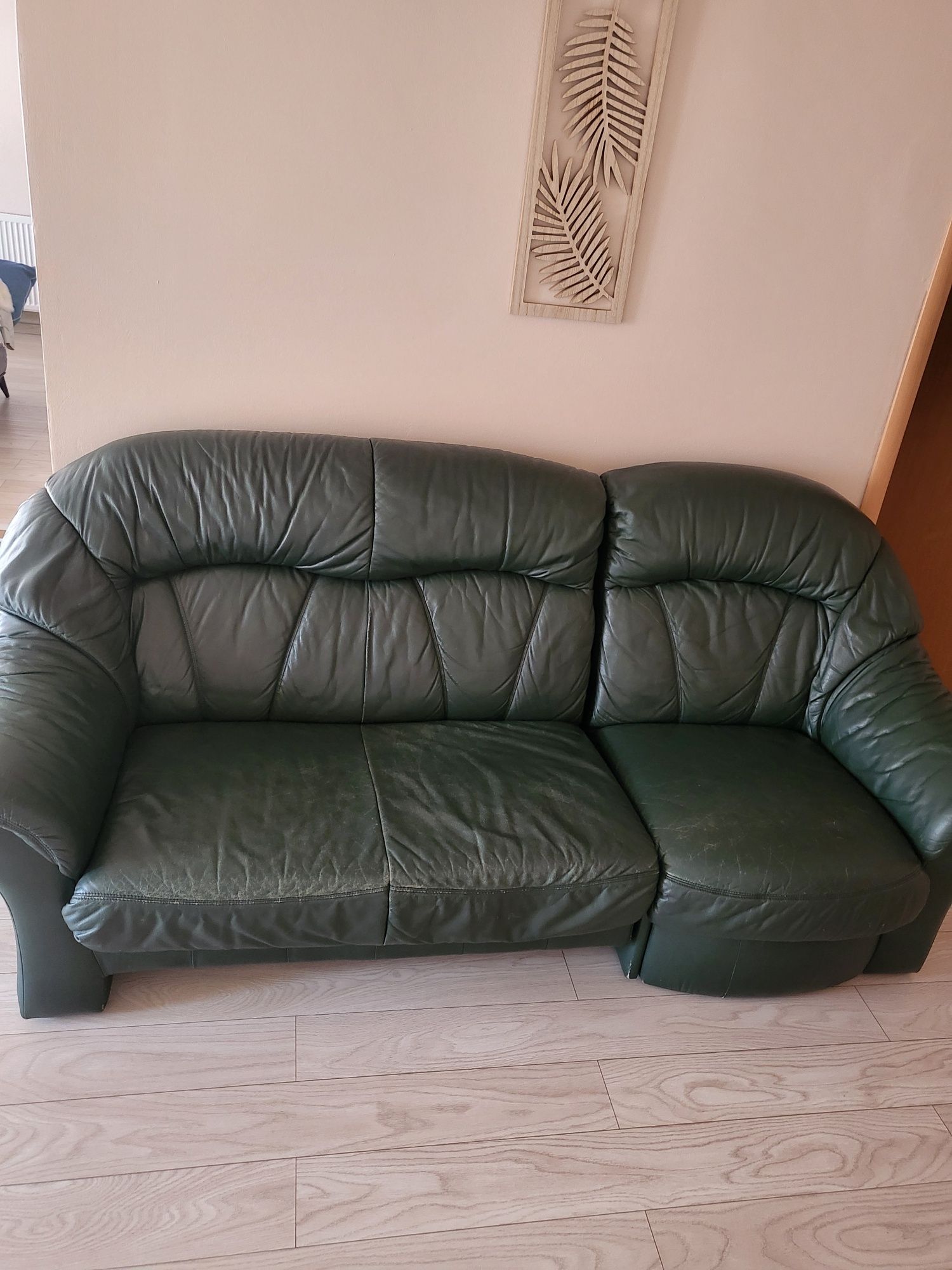 Canapea piele naturala.