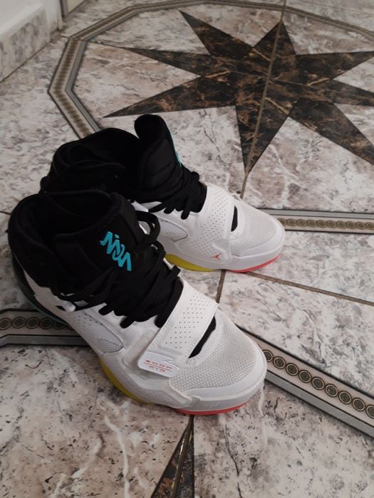 Adidași Jordan Zion 2 originali, mărimea 42.5 – merg și 43