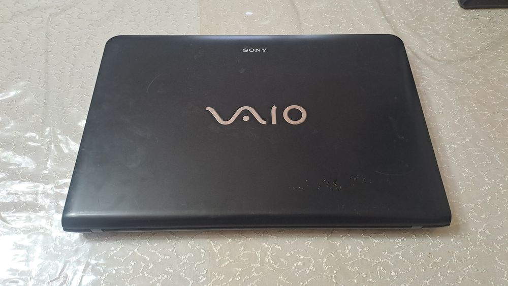 Продам на запчасти ноутбук