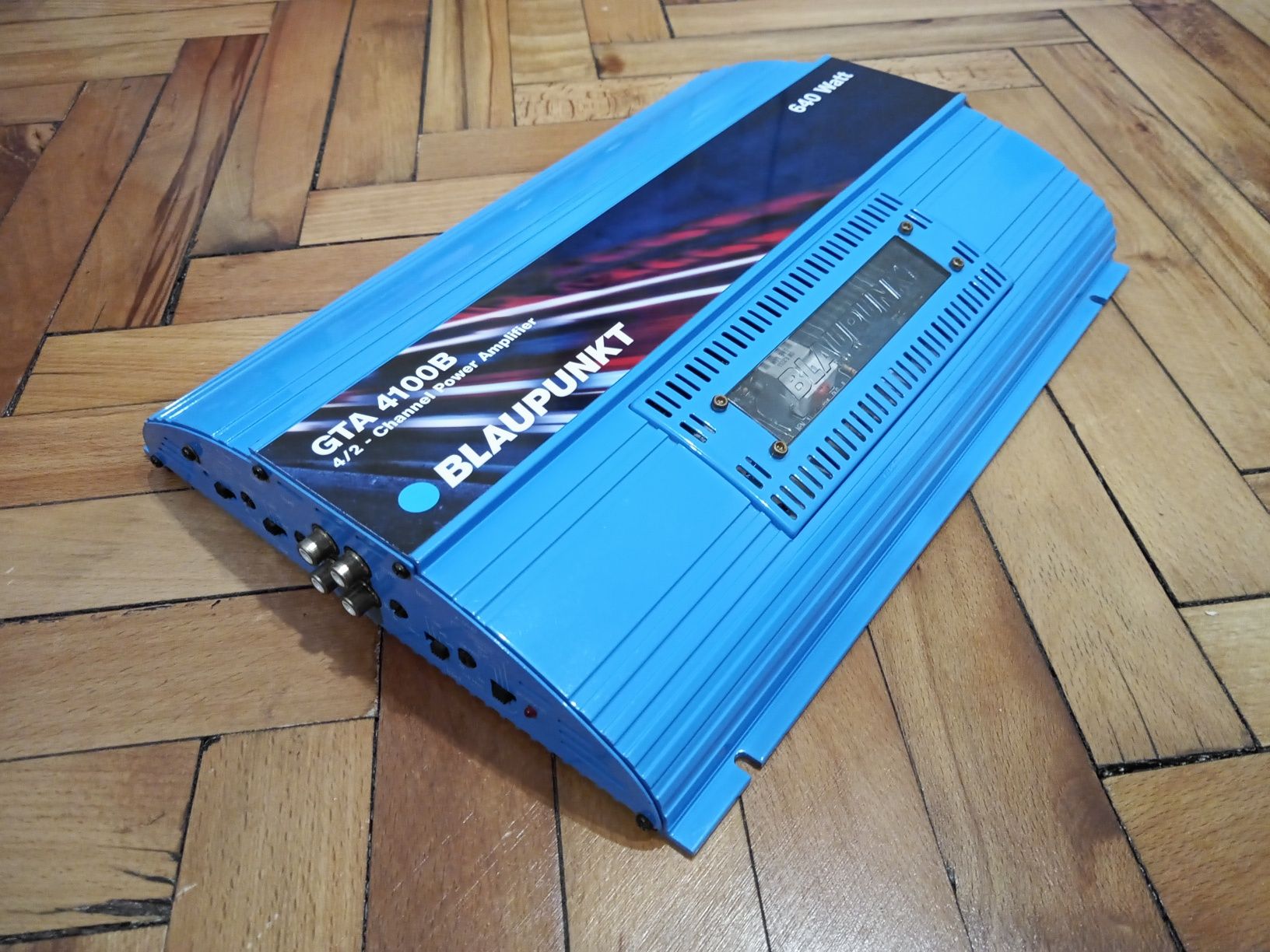 Blaupunkt GTA 4100B усилвател