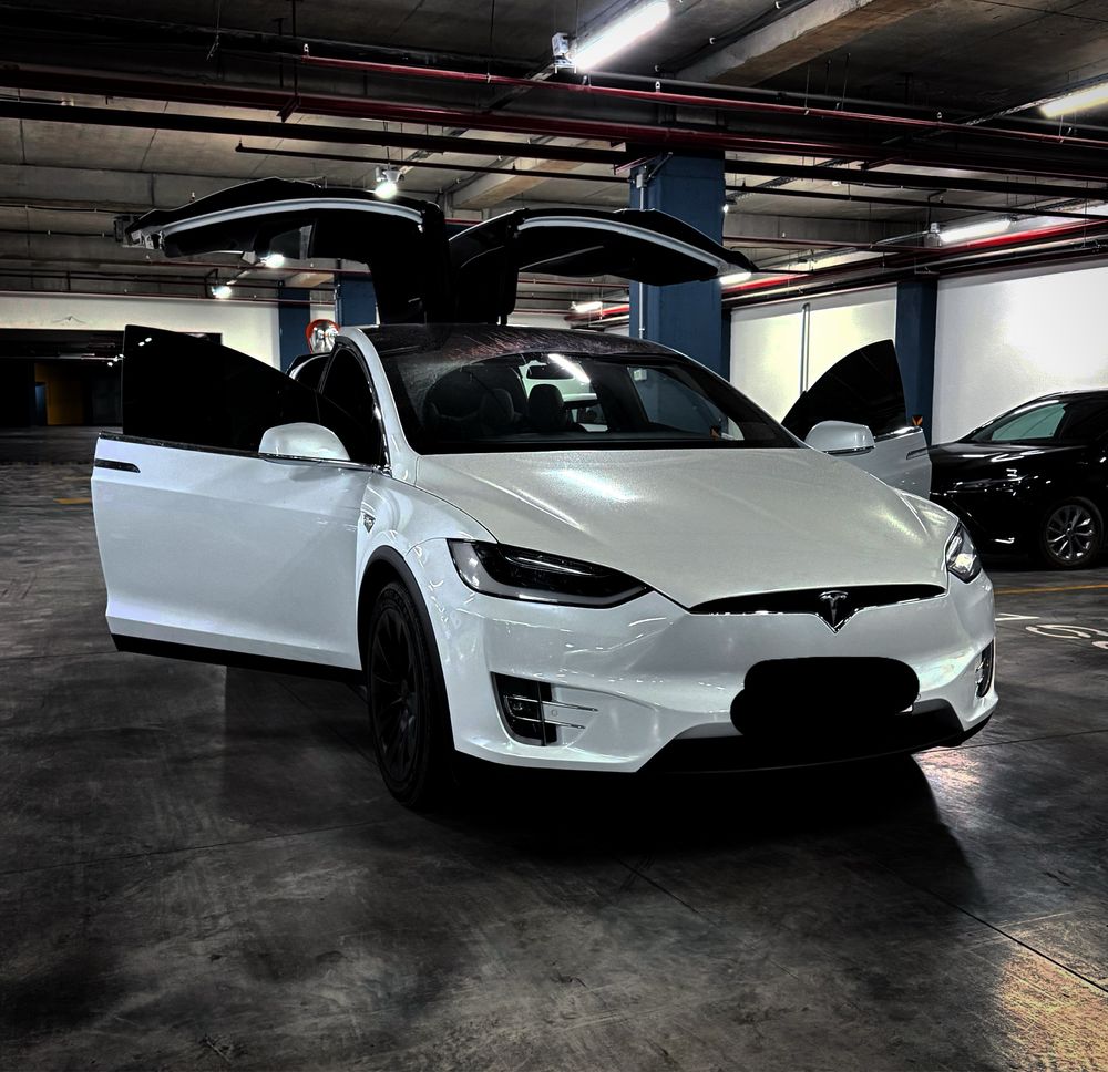 Срочна Tesla Model X