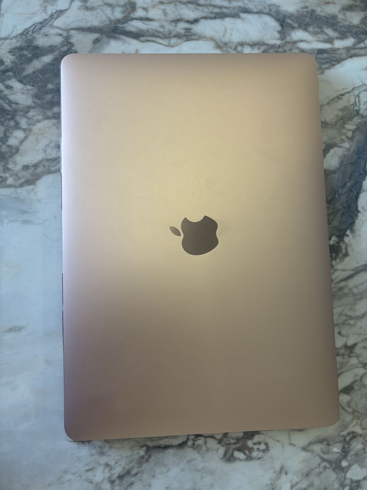 Macbook Air 13-inch i3 2020