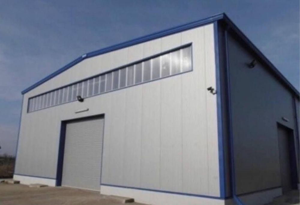 Vand hala metalica 8X15 metri cu panouri sandwichi