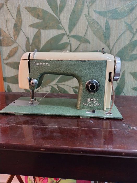 Se vinde mașină de cusut Ileana