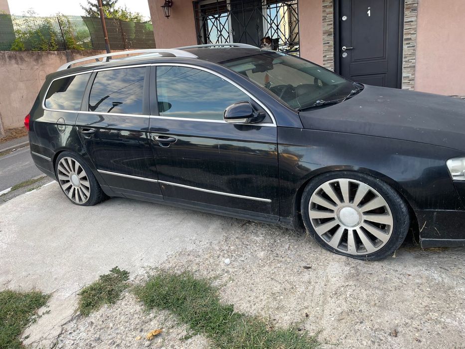 Vând Volkswagen Passat B6