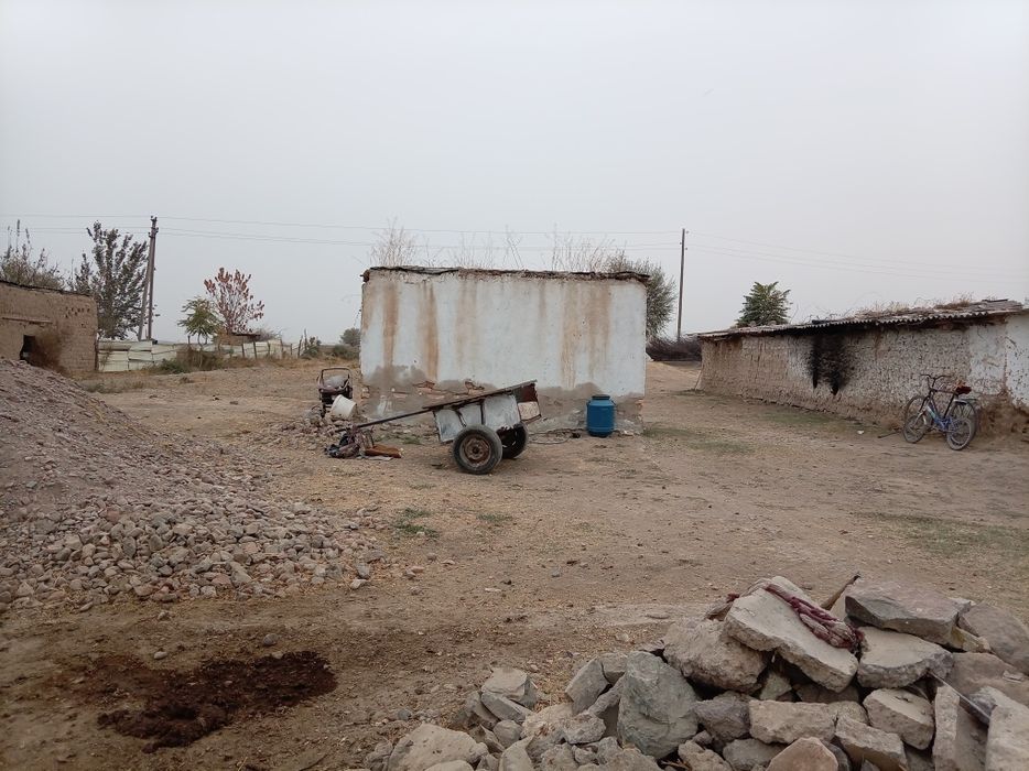 Уй сотилади 20000$