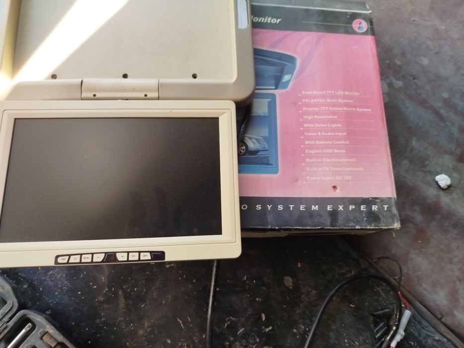 Монитор для автомобиля