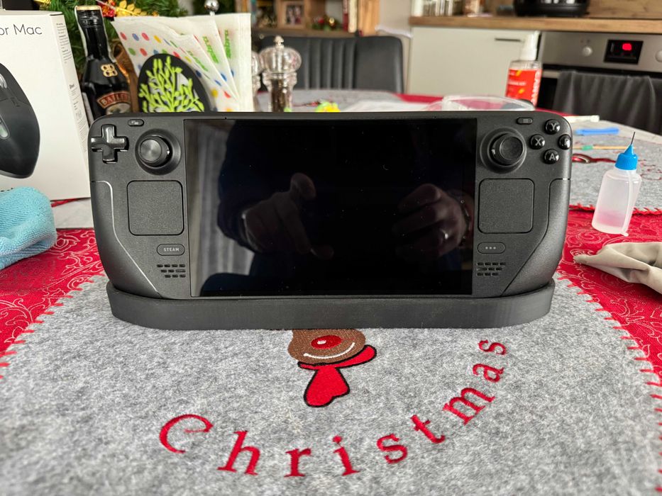 Продавам стойка за Steam Deck