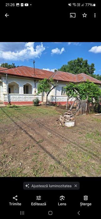 Teren intravilan 3240mp + casa din cărămidă, Com Vernesti sat Zoresti