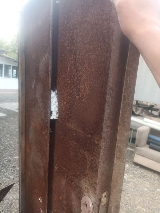 Продам железную дверь. Советский металл