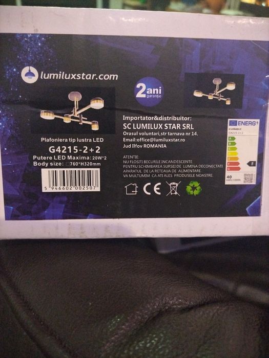 Lustra moderna cu surse LED articulate si telecomanda
