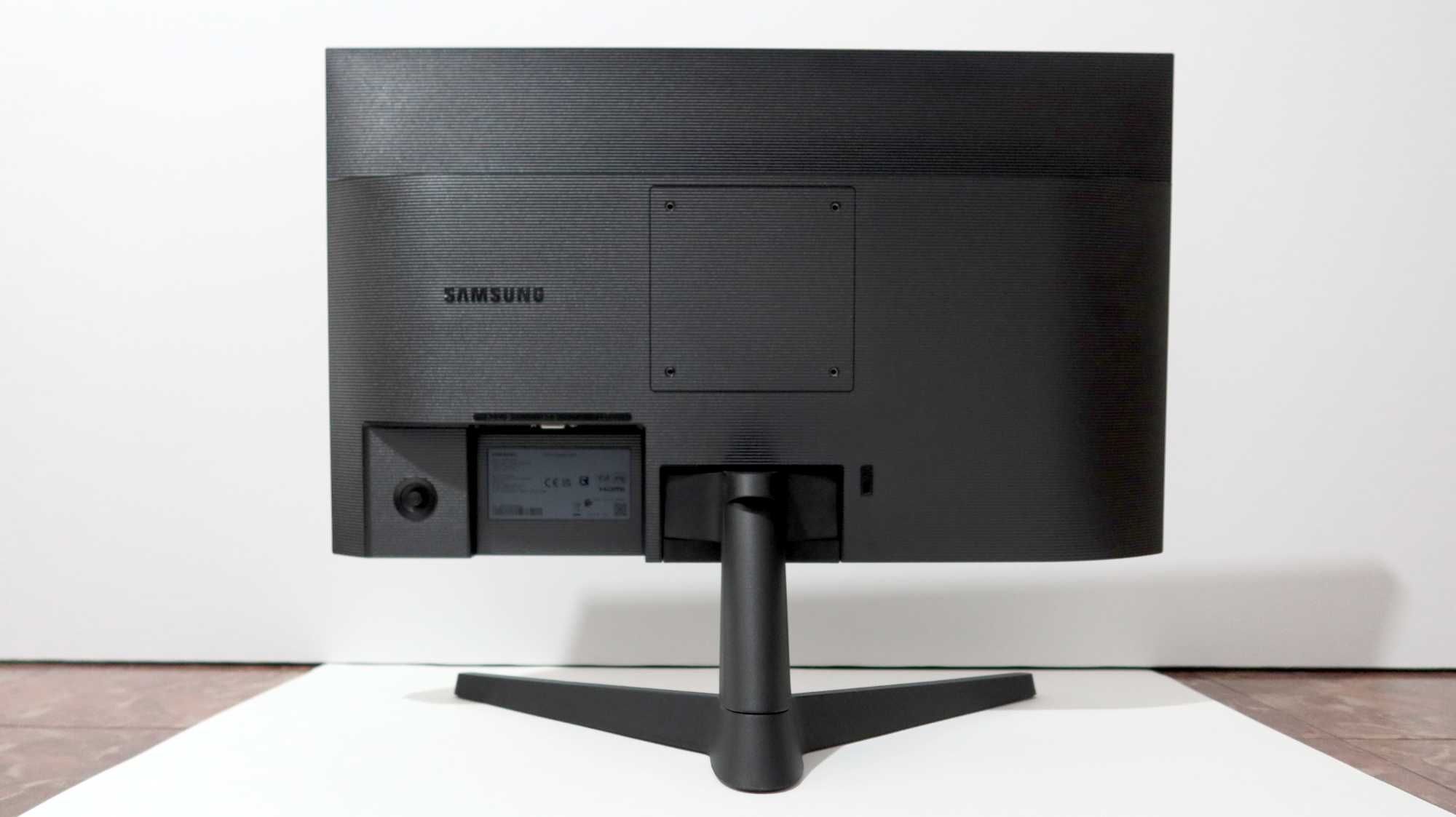 Монитор Samsung Essential S24C310EAU