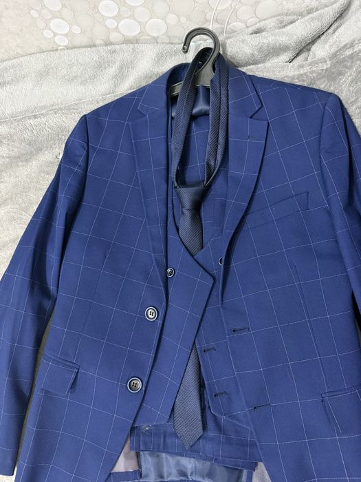 Отдам костюмы в хорошем состоянии