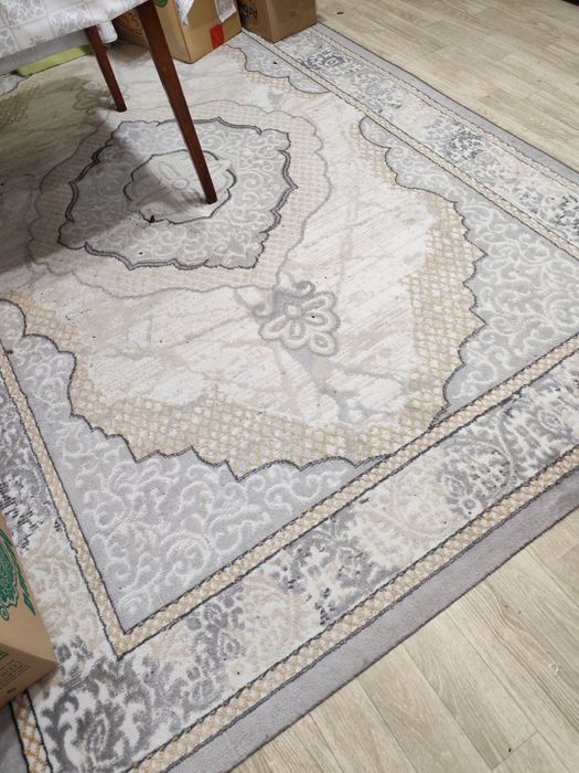 Продам ковёр 3 * 2