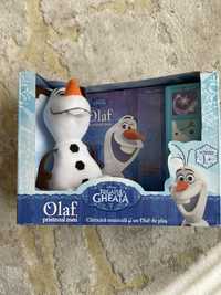 Regtul de gheata / Frozen - set carte muzicala si Olaf de plus nou,