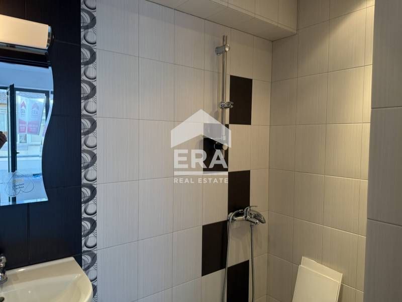 Дава се под наем Офис в Варна, Колхозен пазар - 28 кв.м за 433.5 € - Снимка #2