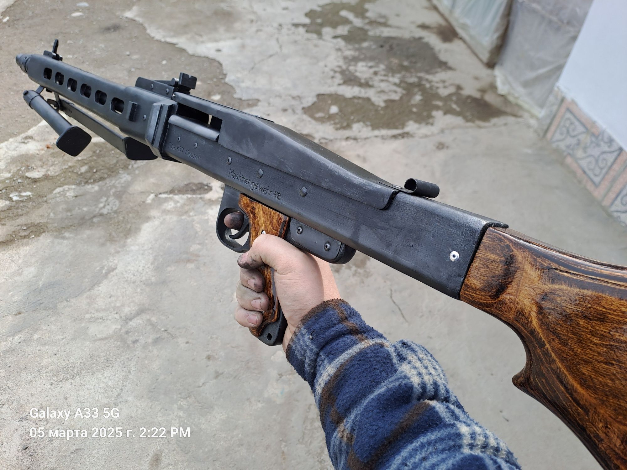 Продаётся макет пулемёта MG42 из дерева