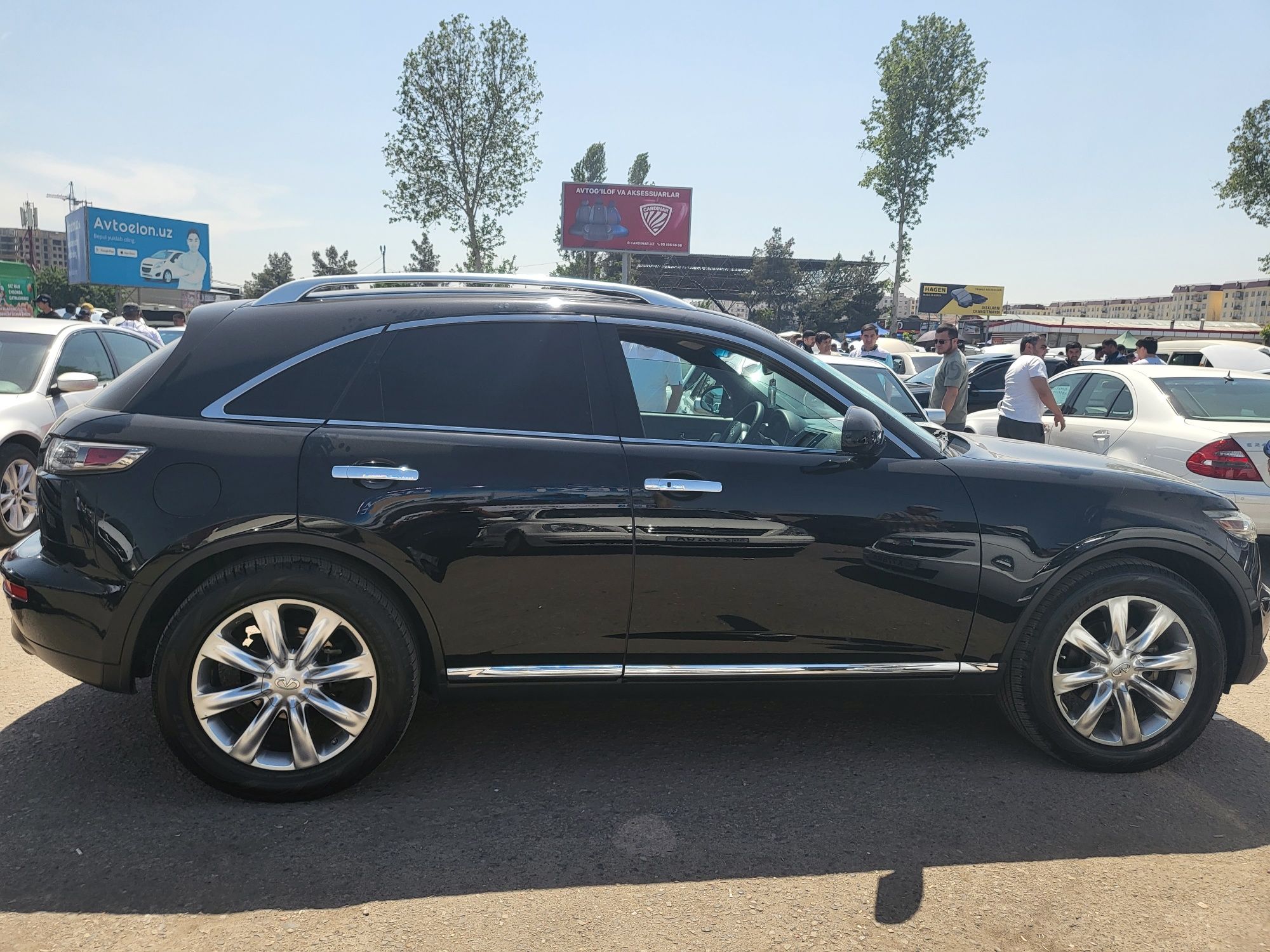 INFINITI FX35 sotiladi