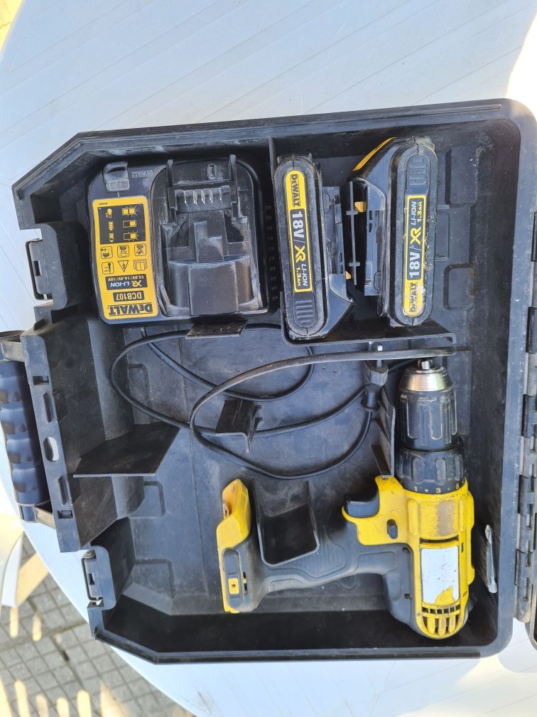 Акумолаторен винтоверт DeWALT
