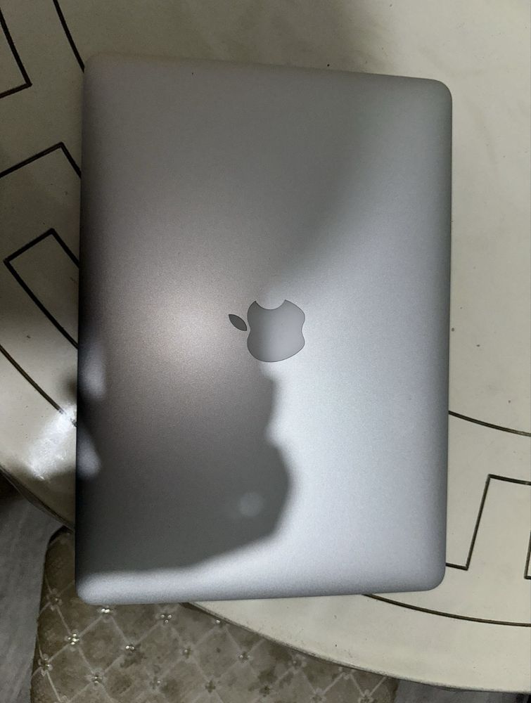 Macbook.