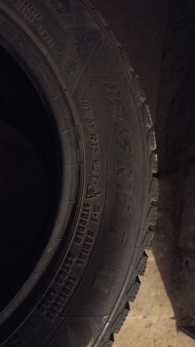 Продам зимнию резину состояние хорошая
