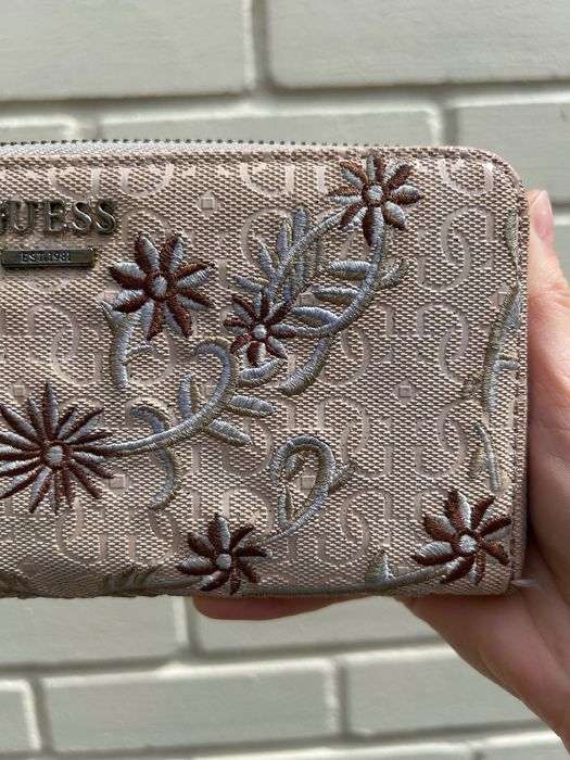 Оригинално портмоне Guess