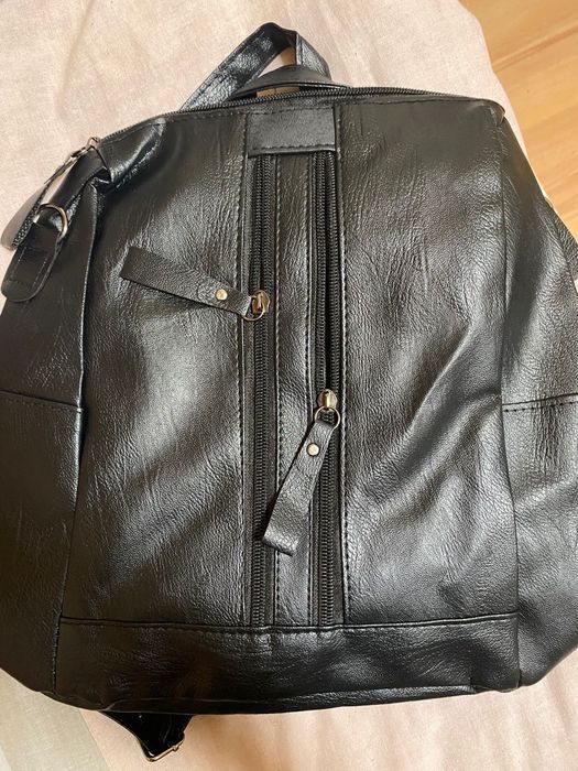 Vând geanta damă neagră