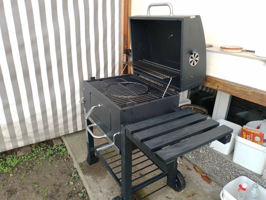 Продавам барбекю Tarrington House