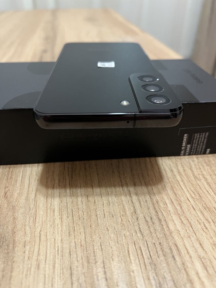 Samsung s22 гаранция 13м.-Нов