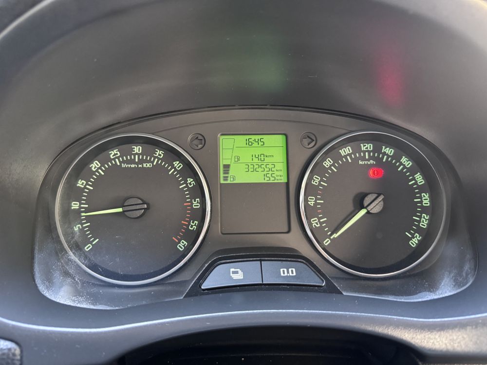 Vand sau Schimb Skoda Fabia 1.6 TDI 75cp An 2011 EURO 5