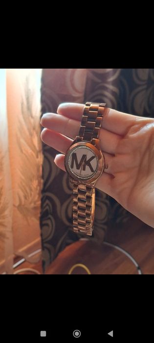 2 ceasuri de vânzare