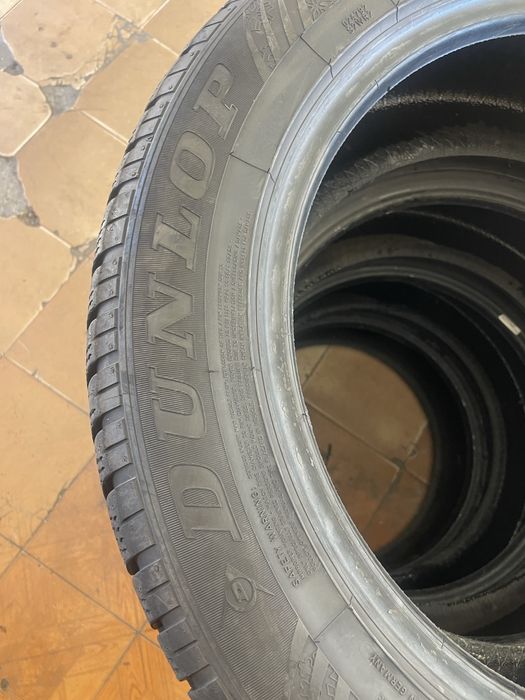 235 55 19 Dunlop