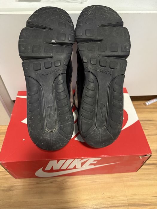 ОРИГИНАЛНИ Nike air max 2090