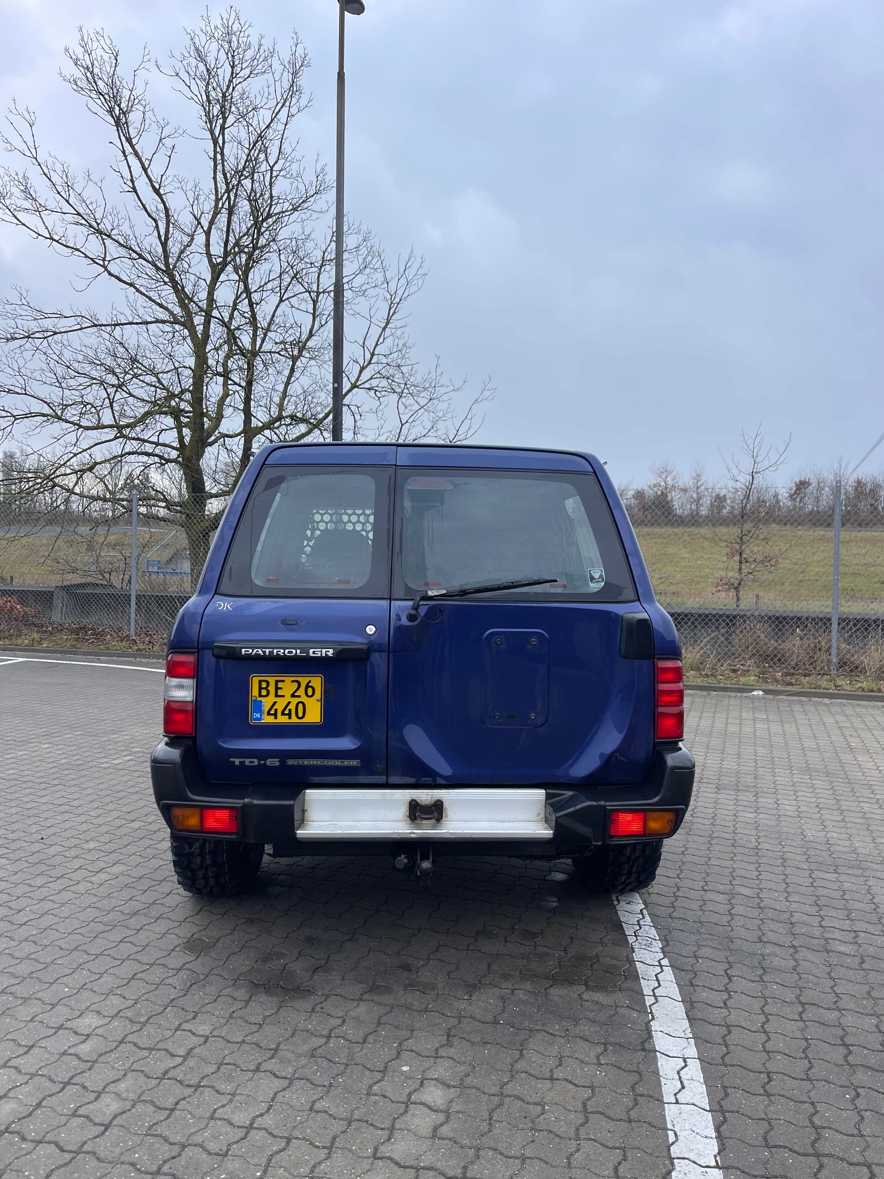 Nissan Patrol SUV (Y61) 1999