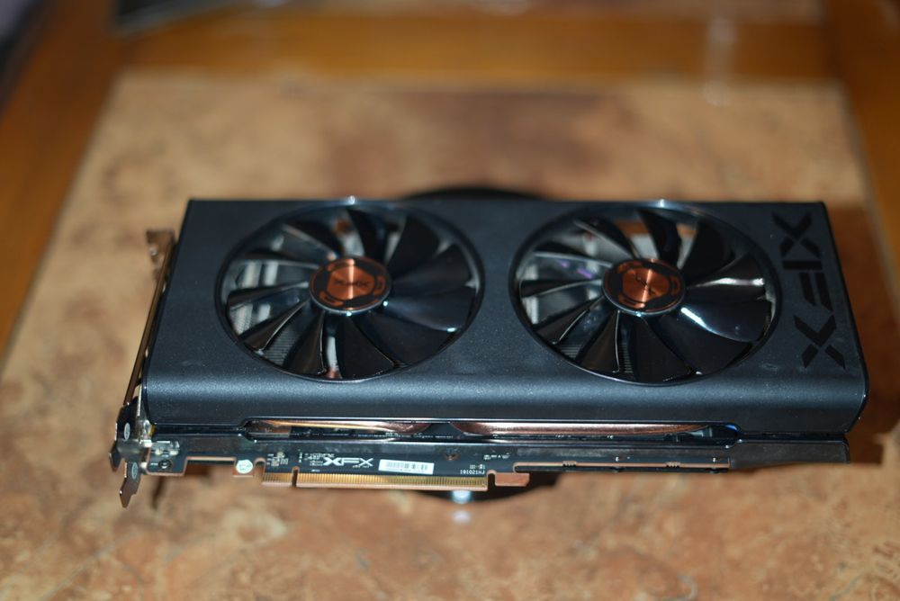 Placă video XFX AMD Radeon RX 5500 XT 8GB vând schimb