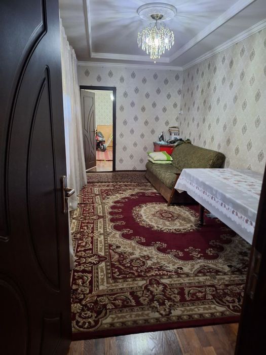 Uy sotiladi srochni Nazarbe xarakat maxallasida