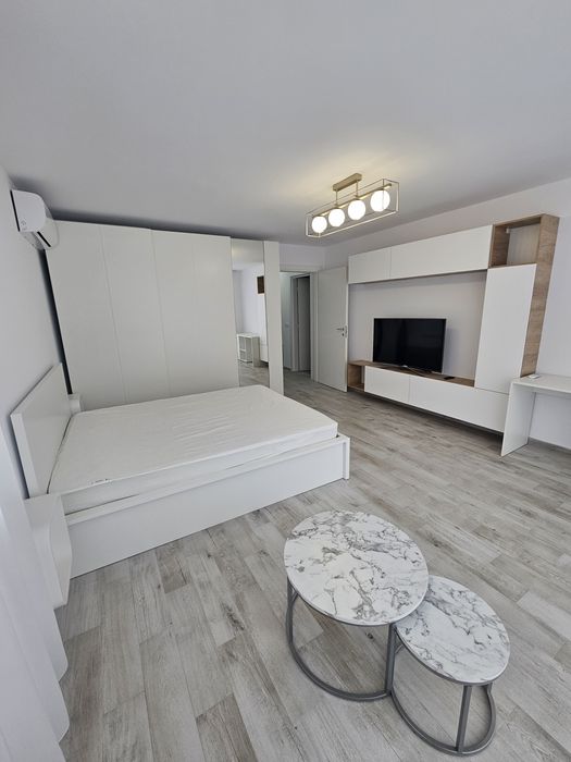 Inchiriez garsoniera spațioasă Tractorul Coresi